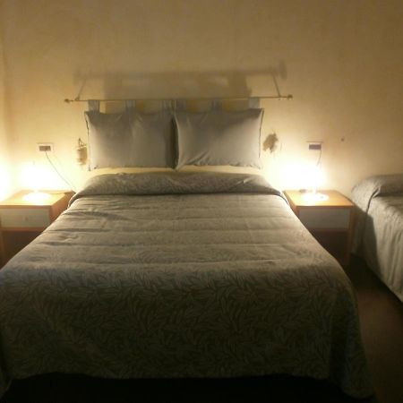 בורגרו טורינזה Albergo Vecchio Pavone מראה חיצוני תמונה