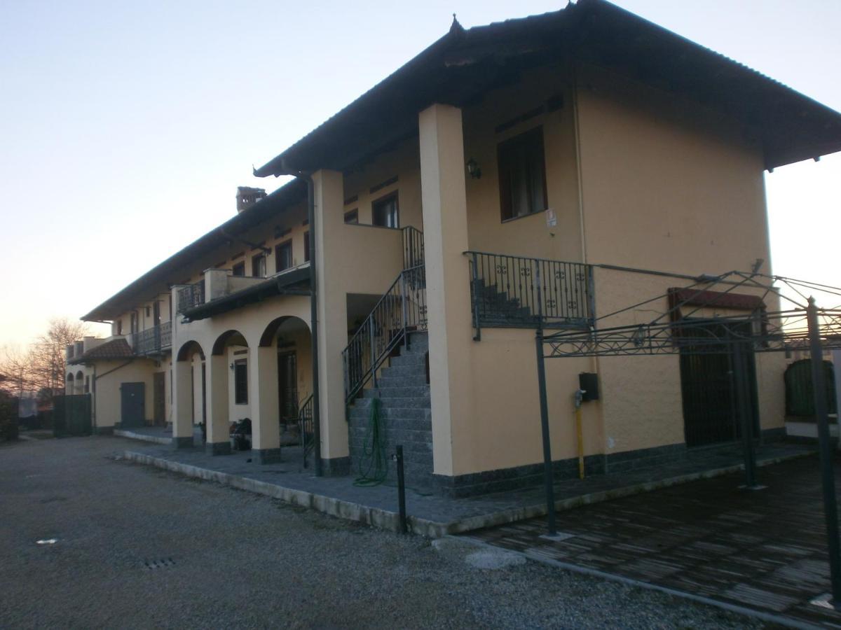 בורגרו טורינזה Albergo Vecchio Pavone מראה חיצוני תמונה